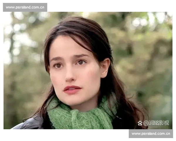 《姐妹情缘：命运交织的三姐妹情感故事与成长历程》